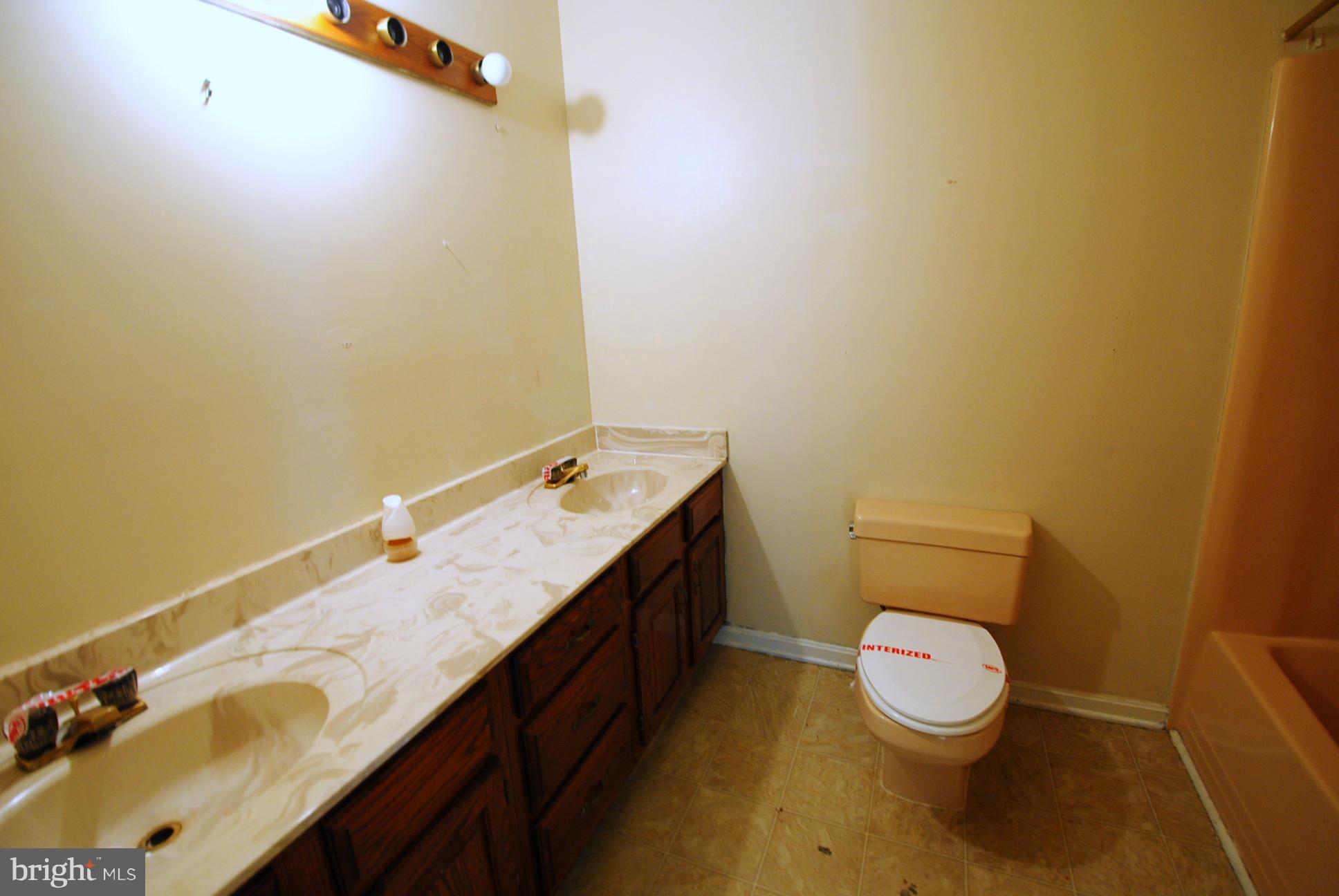 129 Henrico Road Front Royal, VA 22630 - Photo 18 of 26 Bath