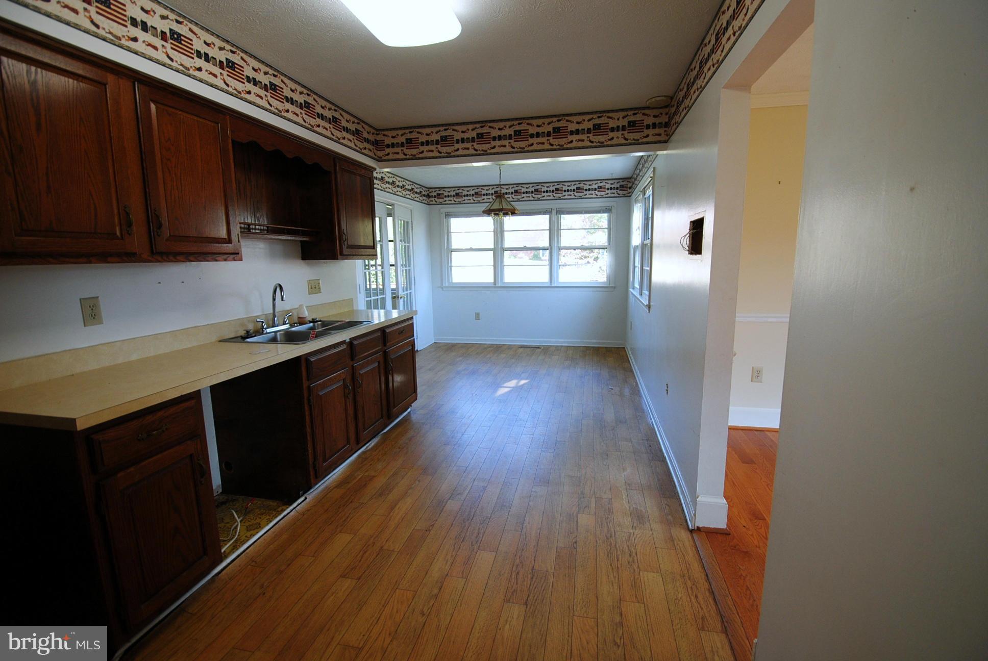 129 Henrico Road Front Royal, VA 22630 - Photo 7 of 26 Kitchen