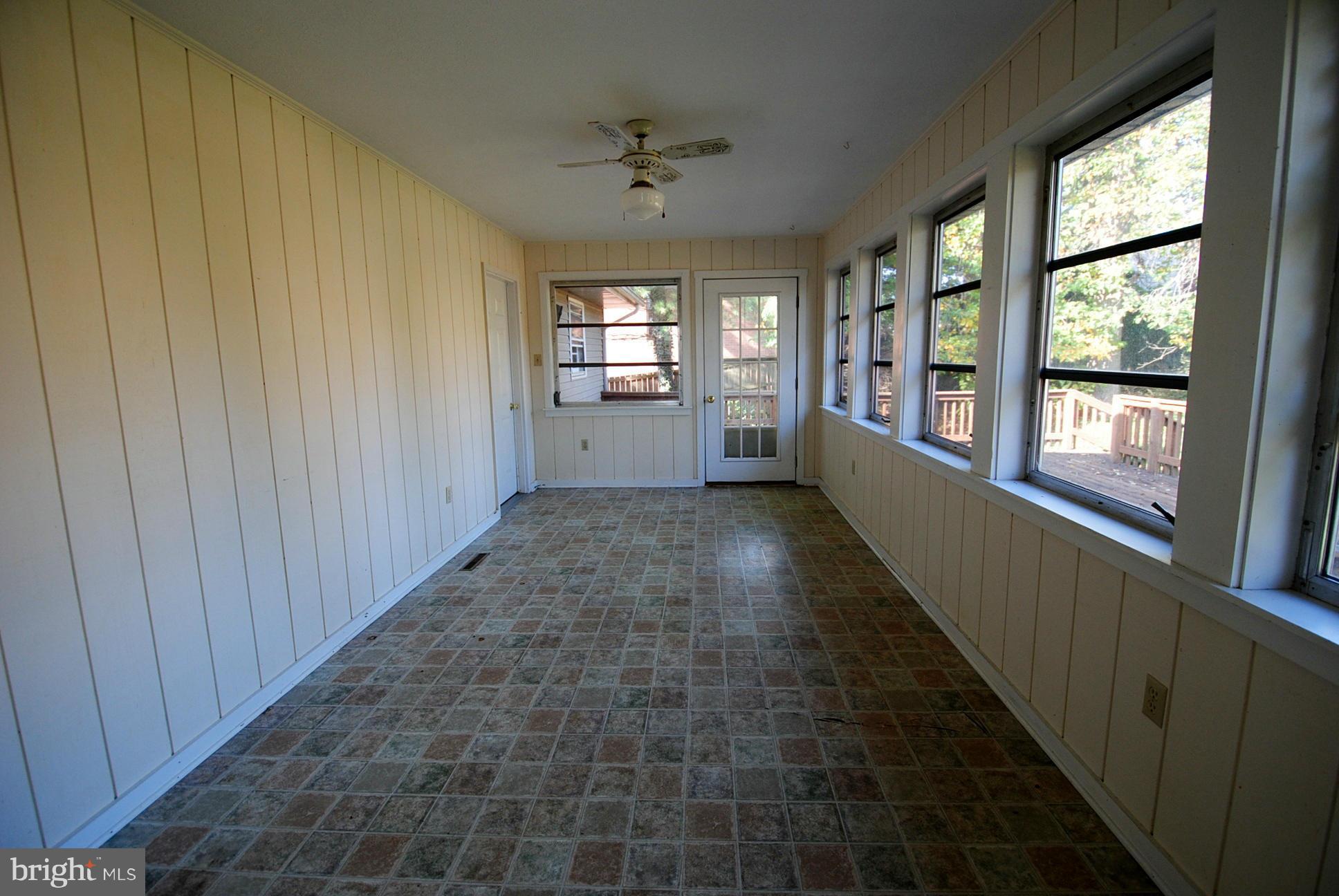 129 Henrico Road Front Royal, VA 22630 - Photo 10 of 26 Interior (General)