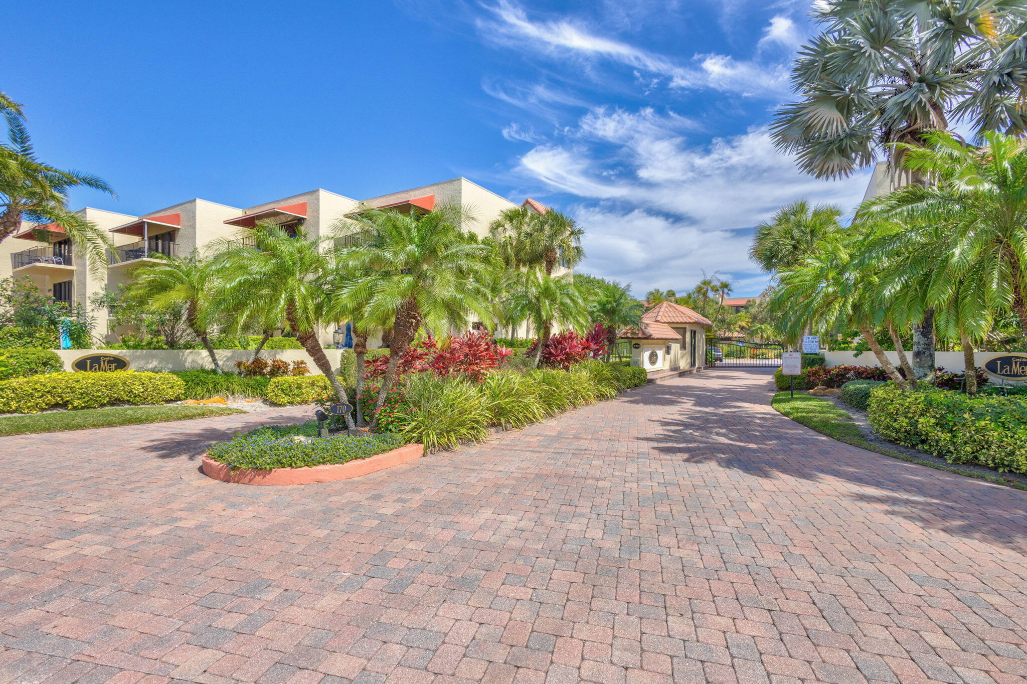 170 Celestial Way, Unit 83 Juno Beach, FL 33408 - Photo 70 of 70 a view of a garden with plants