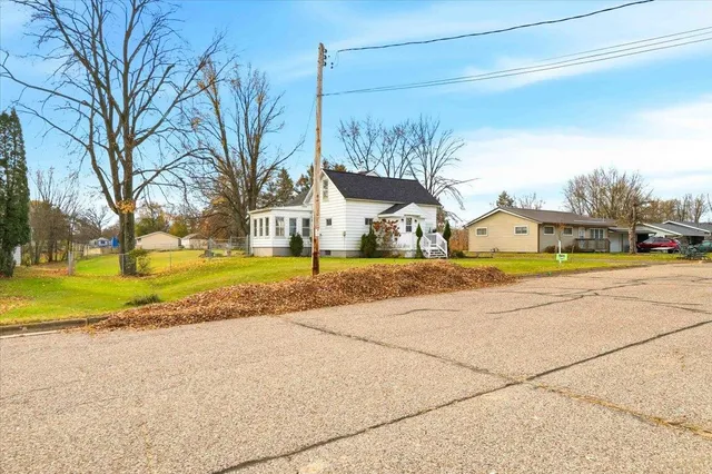 $184,900 | 121 Elmwood Lane, Nekoosa, WI 54457