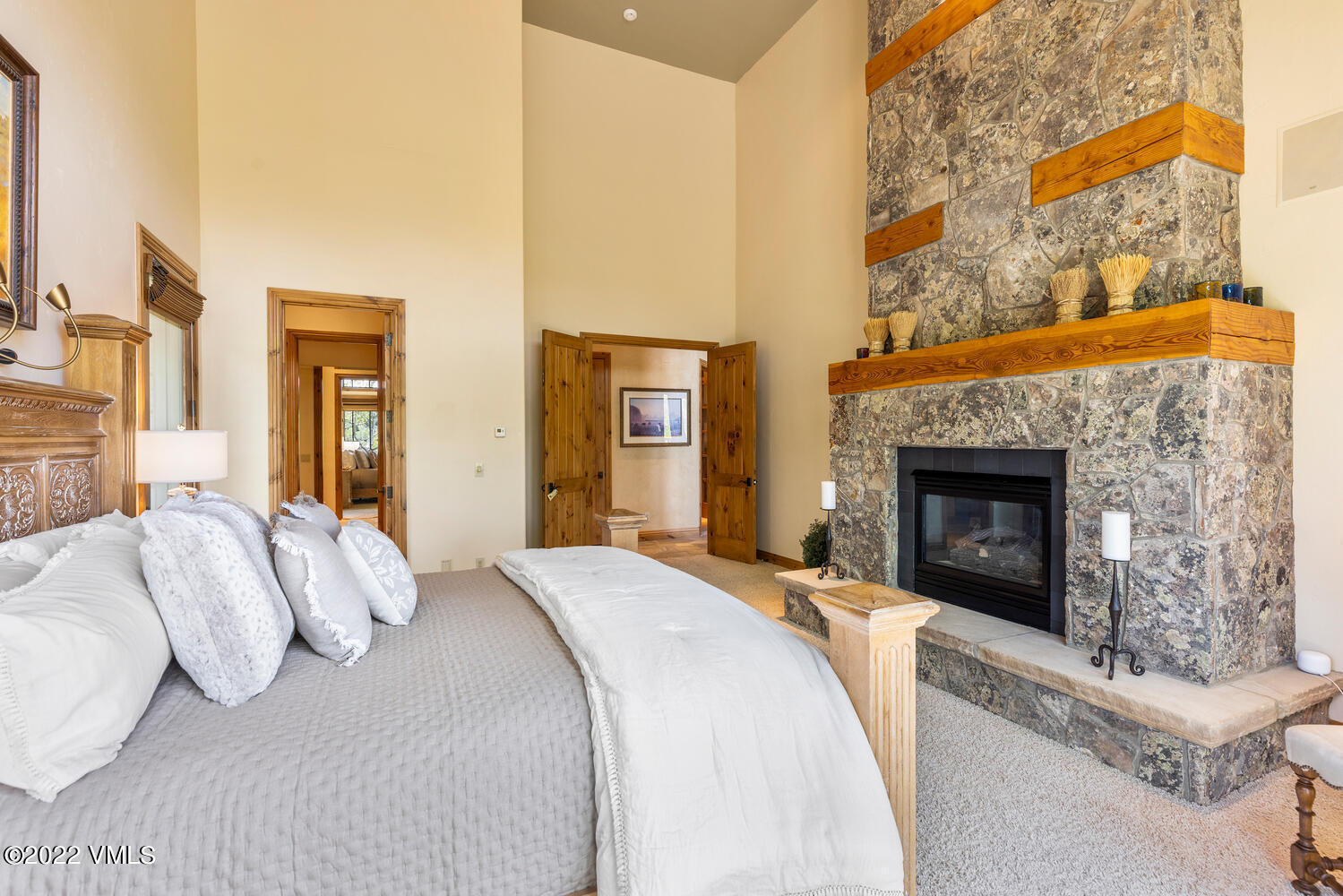 240 Aspen Meadows Road Edwards, CO 81632 - Photo 6 of 44 240 Aspen Meadows Rd Edwards-large-021-0