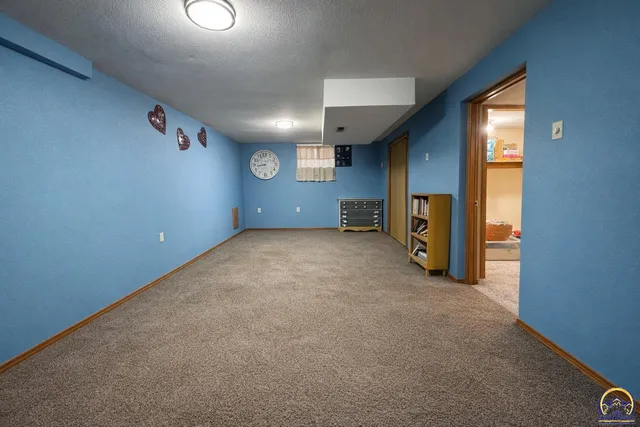 $249,900 | 1318 Southwest Wayne Avenue, Topeka, KS 66604