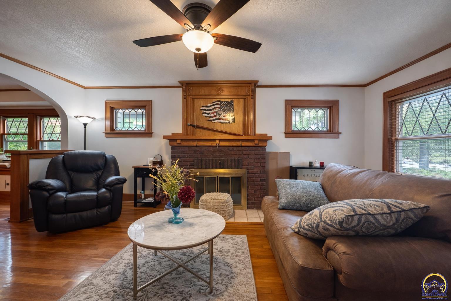 1318 Southwest Wayne Avenue Topeka, KS 66604 - Photo 3 of 34