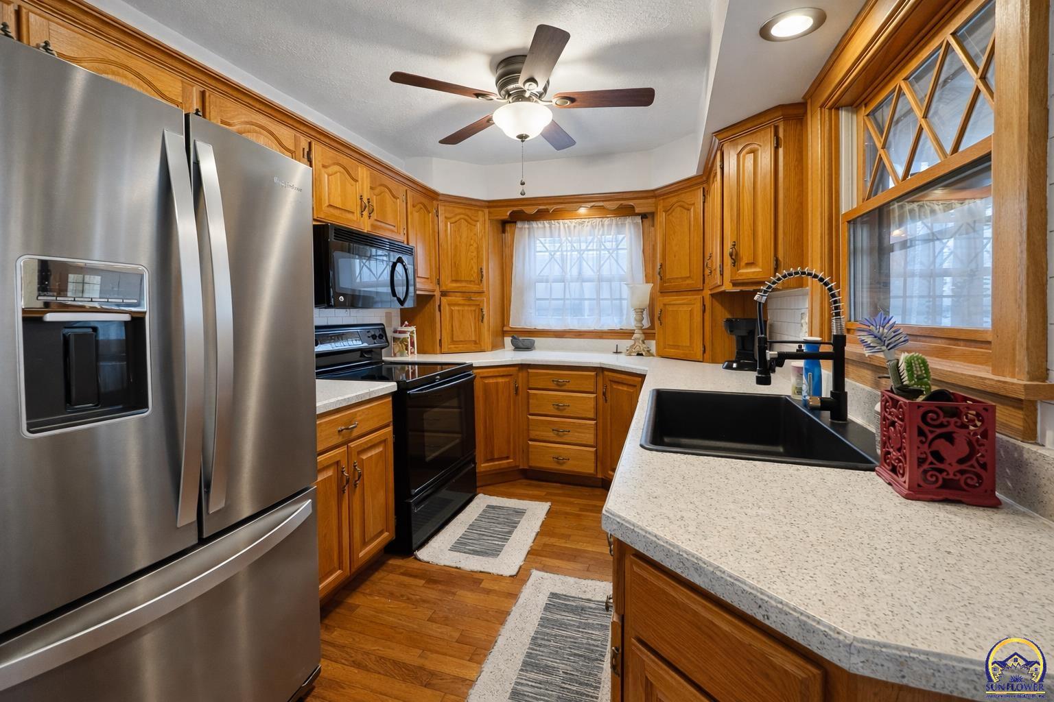 1318 Southwest Wayne Avenue Topeka, KS 66604 - Photo 8 of 34