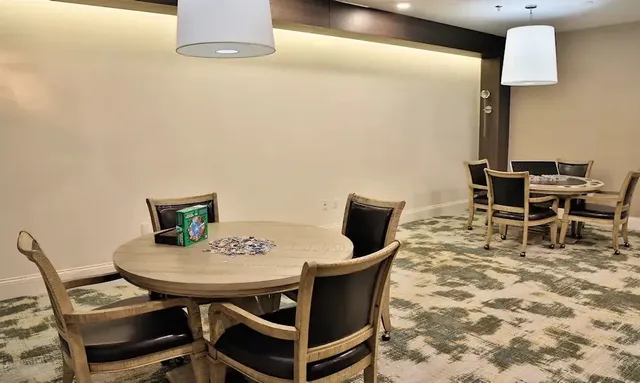 $1,899 | 22111 Woodward Avenue, Ferndale, MI 48220