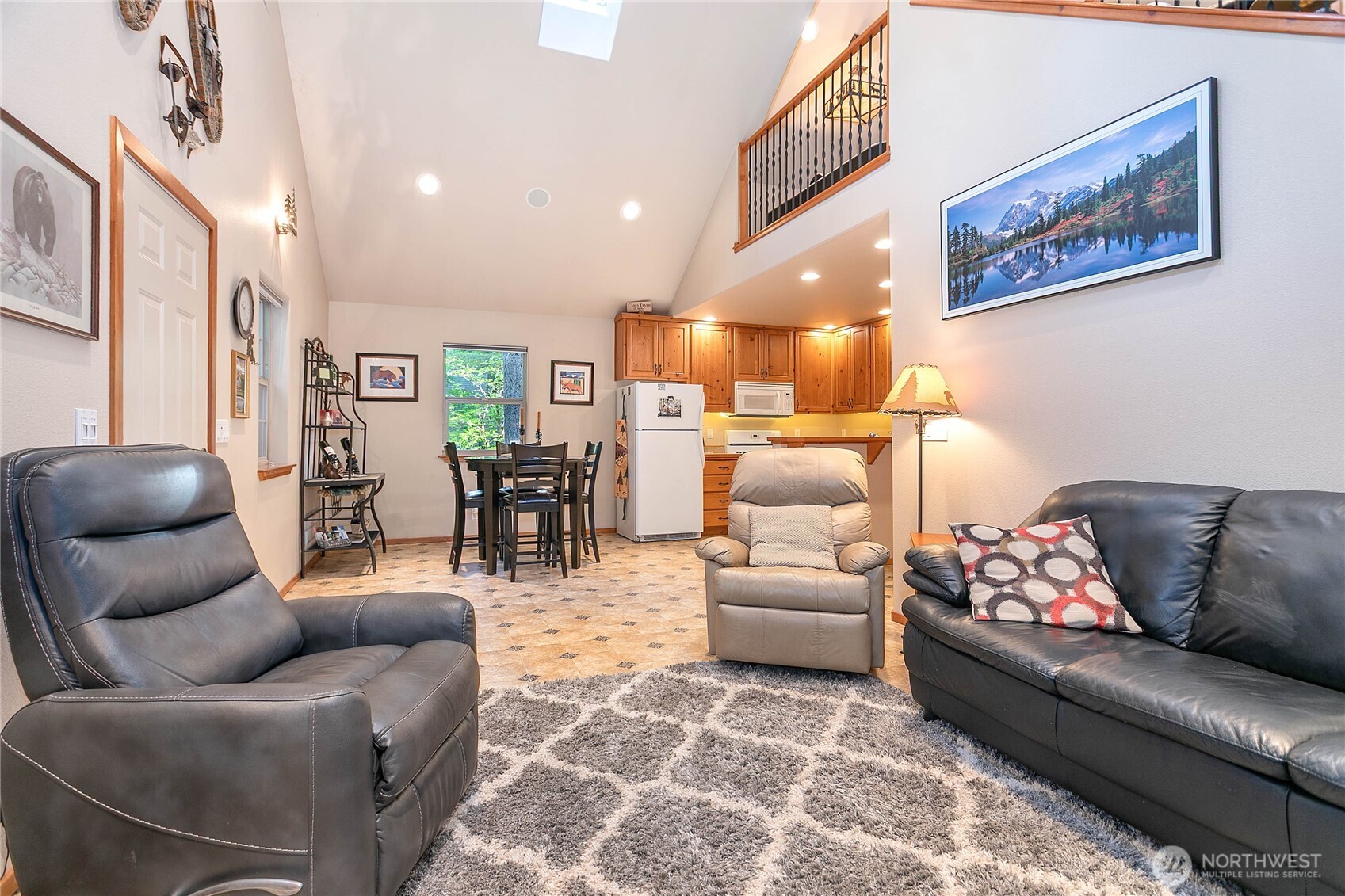 6978 Rainier Way Deming, WA 98244 - Photo 4 of 40