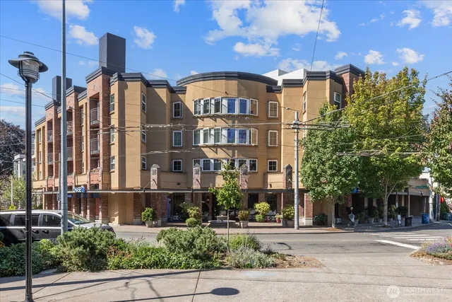 $425,000 | 1417 Queen Anne Avenue North, Unit 313, Seattle, WA 98109