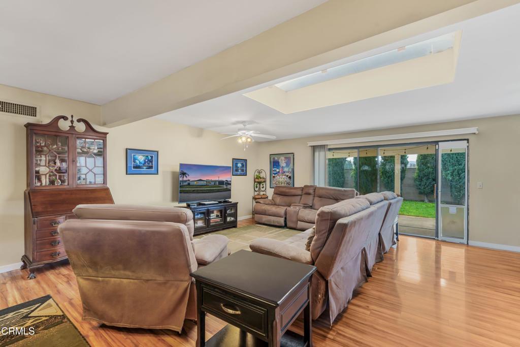 4056 Cochran Street Simi Valley, CA 93063 - Photo 5 of 44