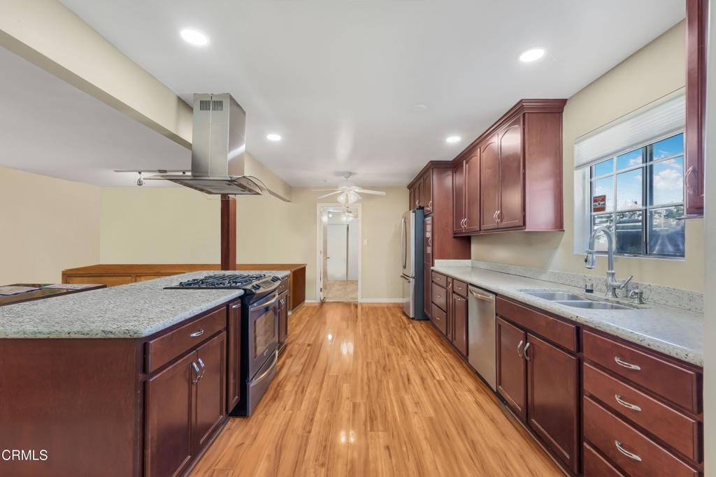 4056 Cochran Street Simi Valley, CA 93063 - Photo 8 of 44