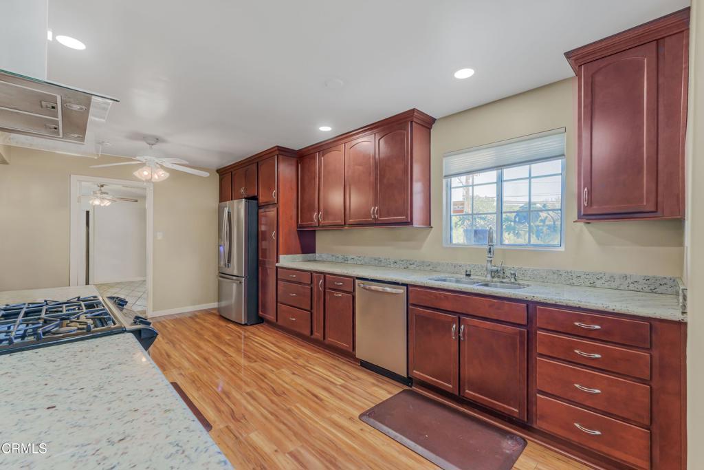 4056 Cochran Street Simi Valley, CA 93063 - Photo 9 of 44