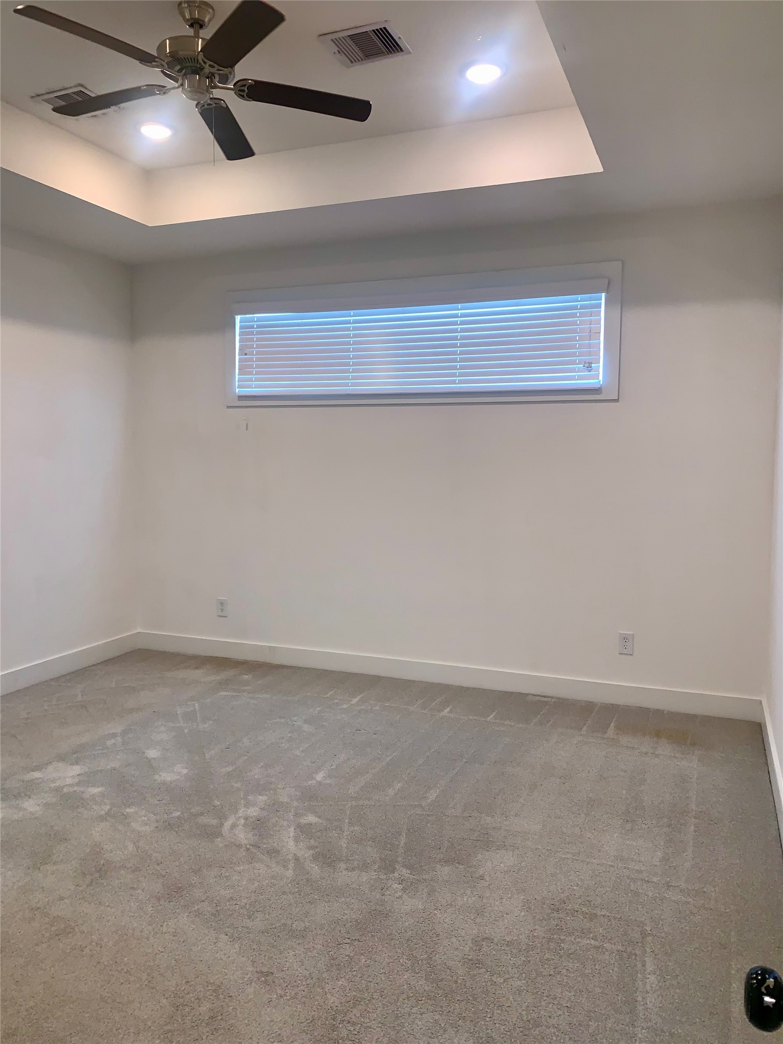 10209 Las Nubes Avenue Houston, TX 77075 - Photo 11 of 29 a view of an empty room