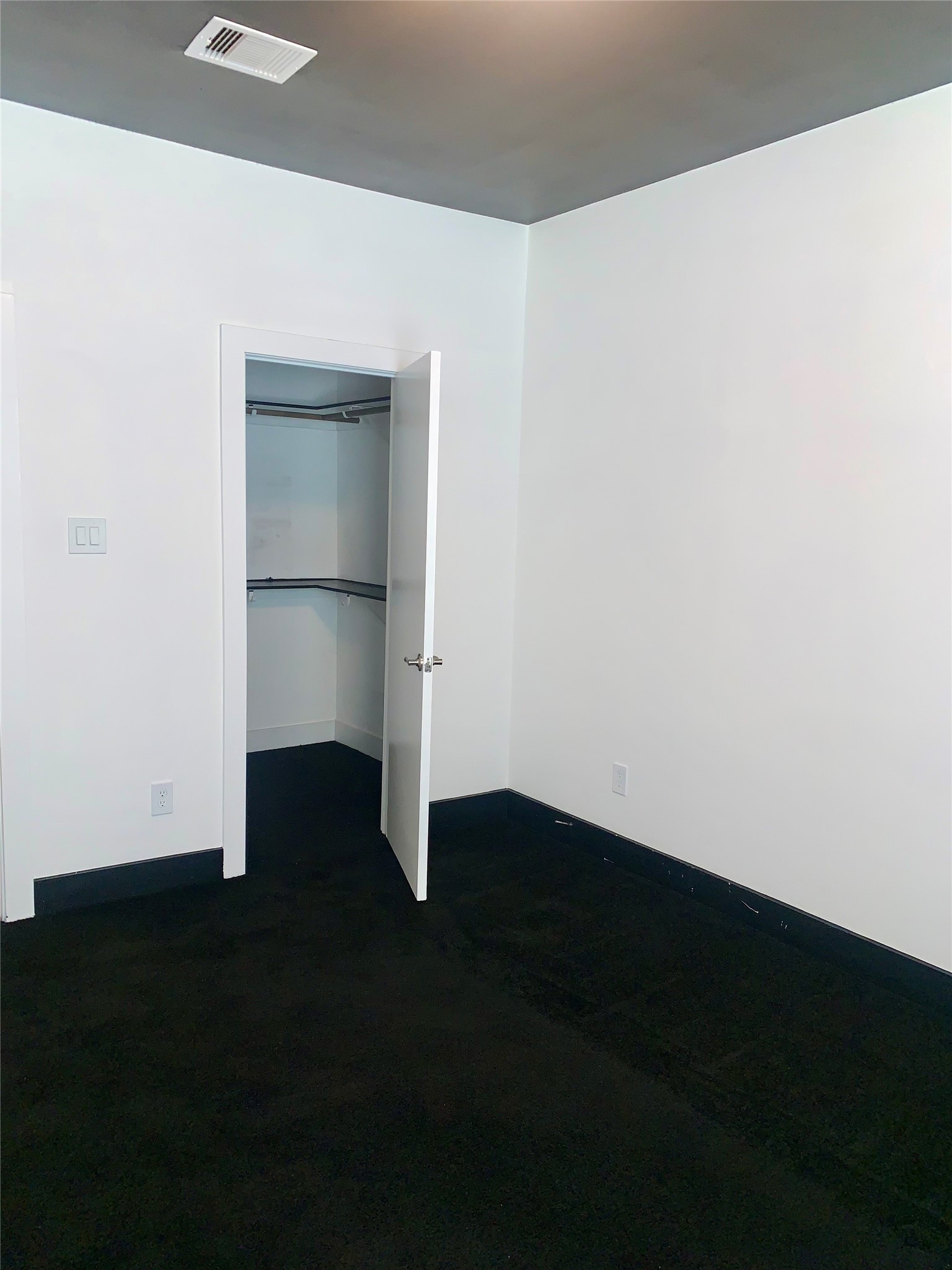 10209 Las Nubes Avenue Houston, TX 77075 - Photo 21 of 29 a view of an empty room with wooden floor
