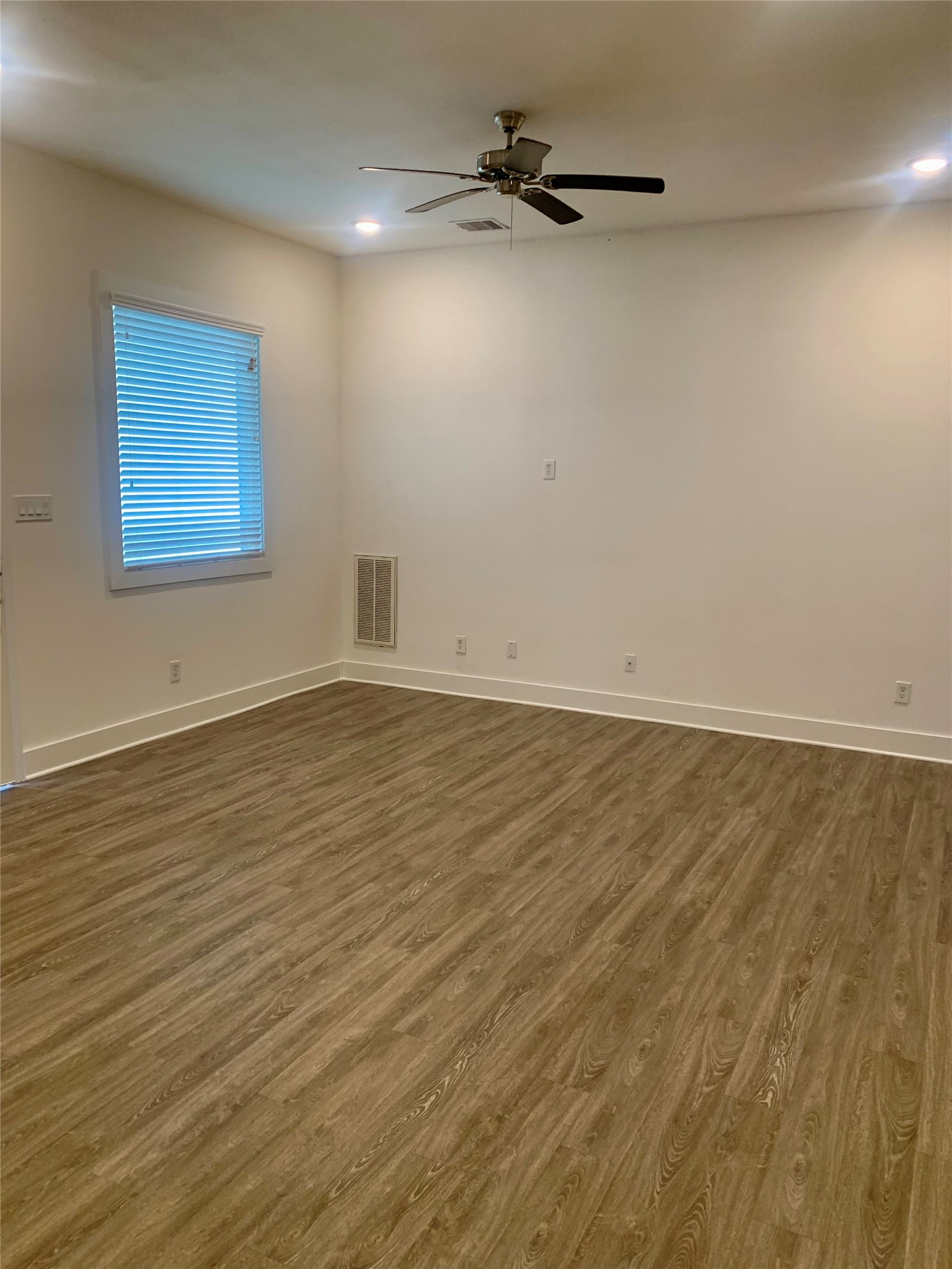 10209 Las Nubes Avenue Houston, TX 77075 - Photo 8 of 29 wooden floor in an empty room