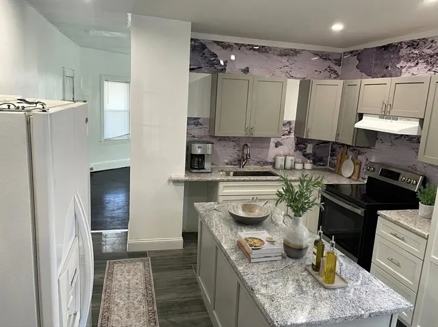 $2,200 | 49 Carpenter Street, Unit 1, Attleboro, MA 02703