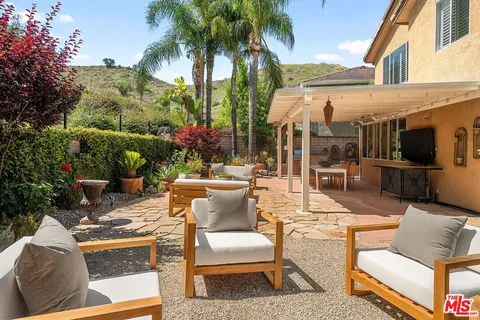$1,369,000 | 350 Anzio Way, Oak Park, CA 91377