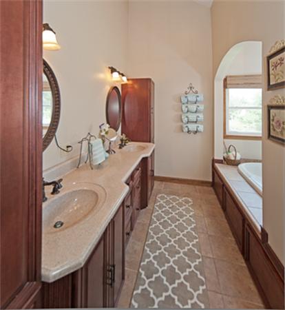 71 Malbone Road Freetown, MA 02702 - Photo 12 of 21 Gallery Image 12