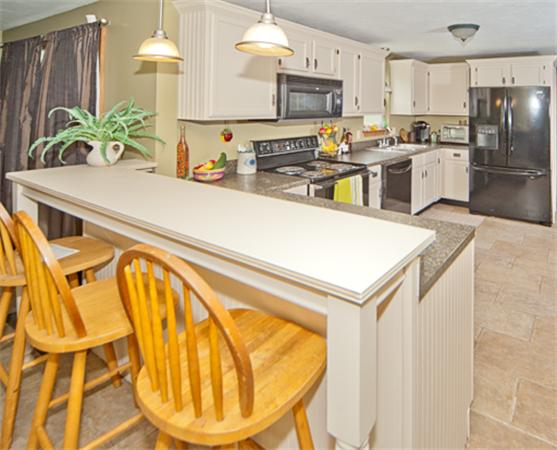 71 Malbone Road Freetown, MA 02702 - Photo 3 of 21 Gallery Image 3