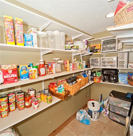 71 Malbone Road Freetown, MA 02702 - Photo 4 of 21 Gallery Image 4