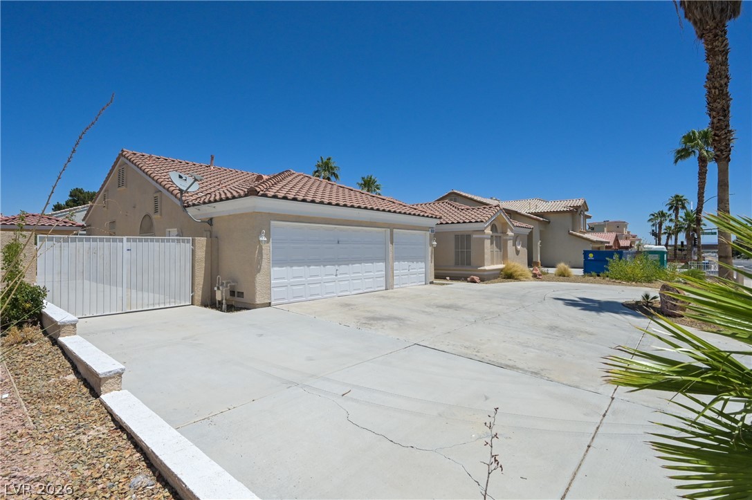 968 East Robindale Road Las Vegas, NV 89123 - Photo 4 of 68