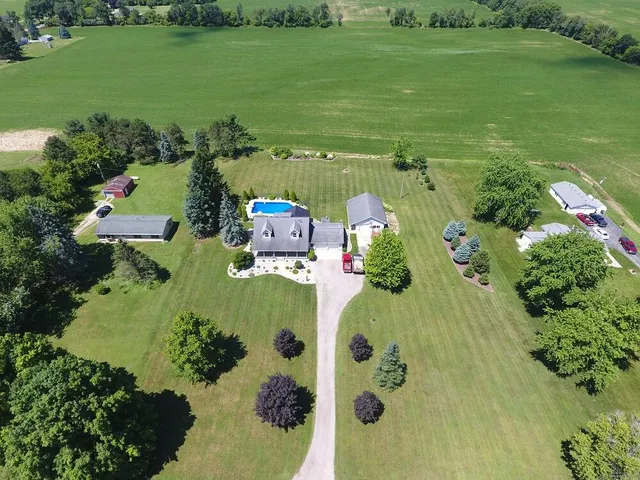 $389,900 | 5160 Barker Road, Jonesville, MI 49250