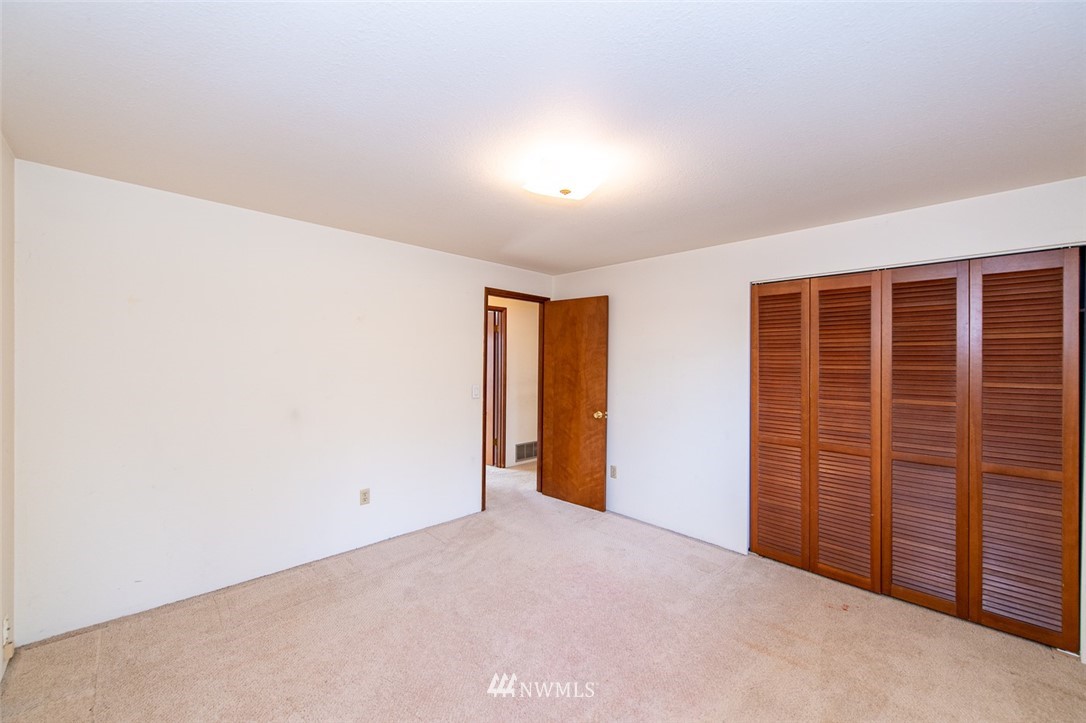 30645 26th Avenue Southwest Federal Way, WA 98023 - Photo 13 of 21
