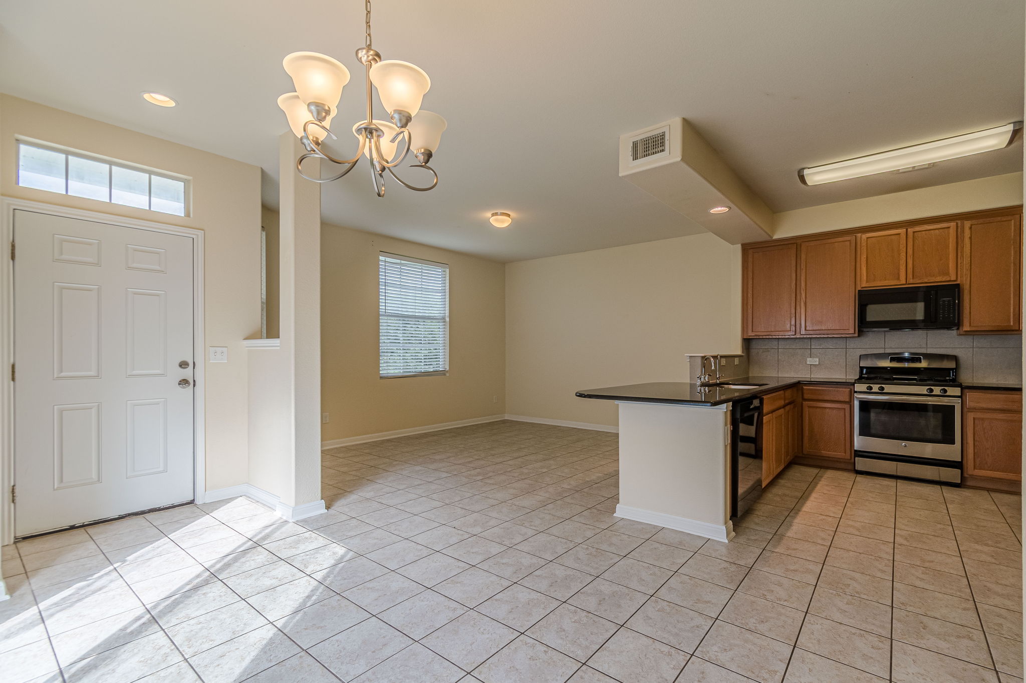 1612 Sanders Kyle, TX 78640 - Photo 13 of 37