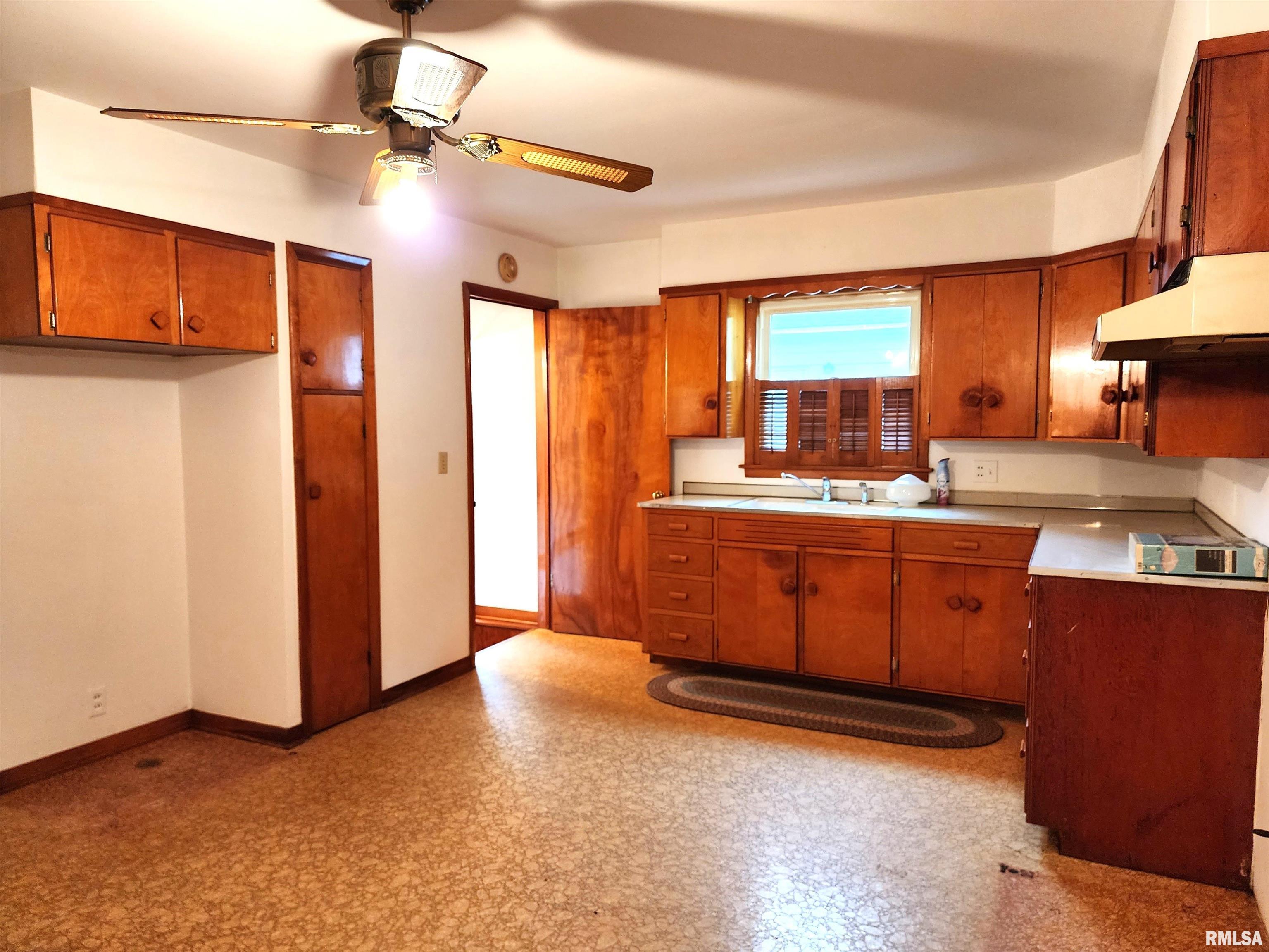 302 North Church Street Atkinson, IL 61235 - Photo 5 of 27 Gallery Image 5
