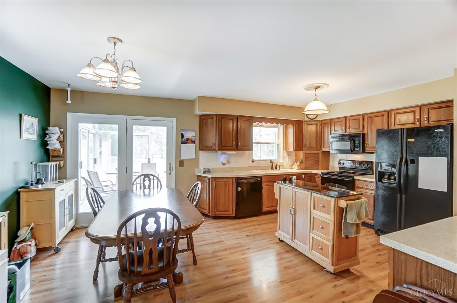 6015 Decker Road Franklin, OH 45005 - Photo 9 of 46