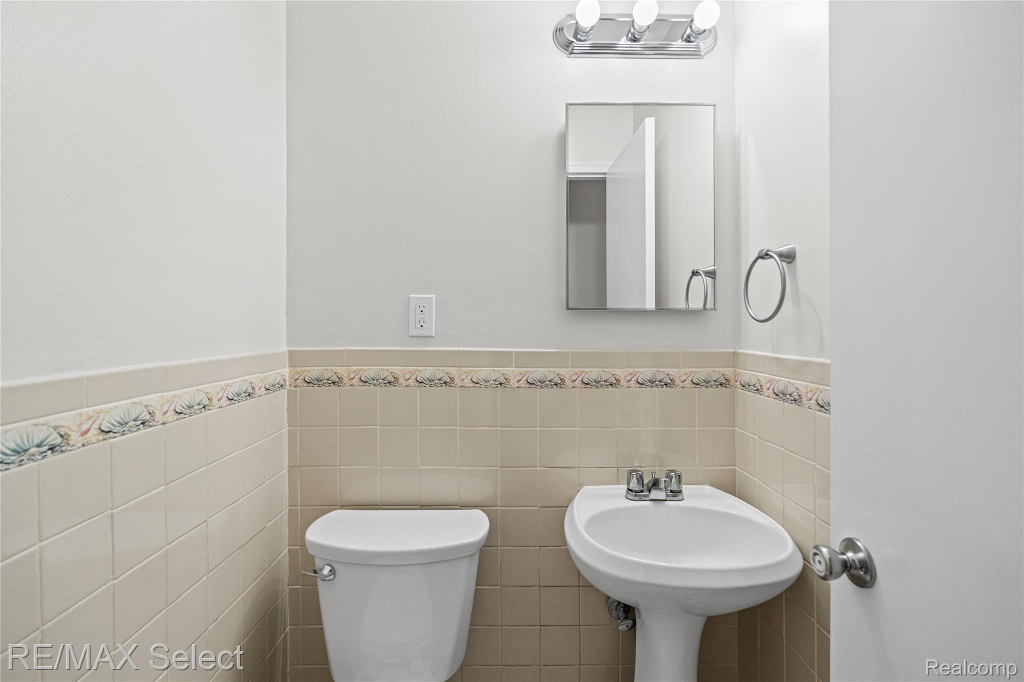 6825 Ridgewood Road Clarkston, MI 48346 - Photo 22 of 41 6825 Ridgewood Rd 43.jpg