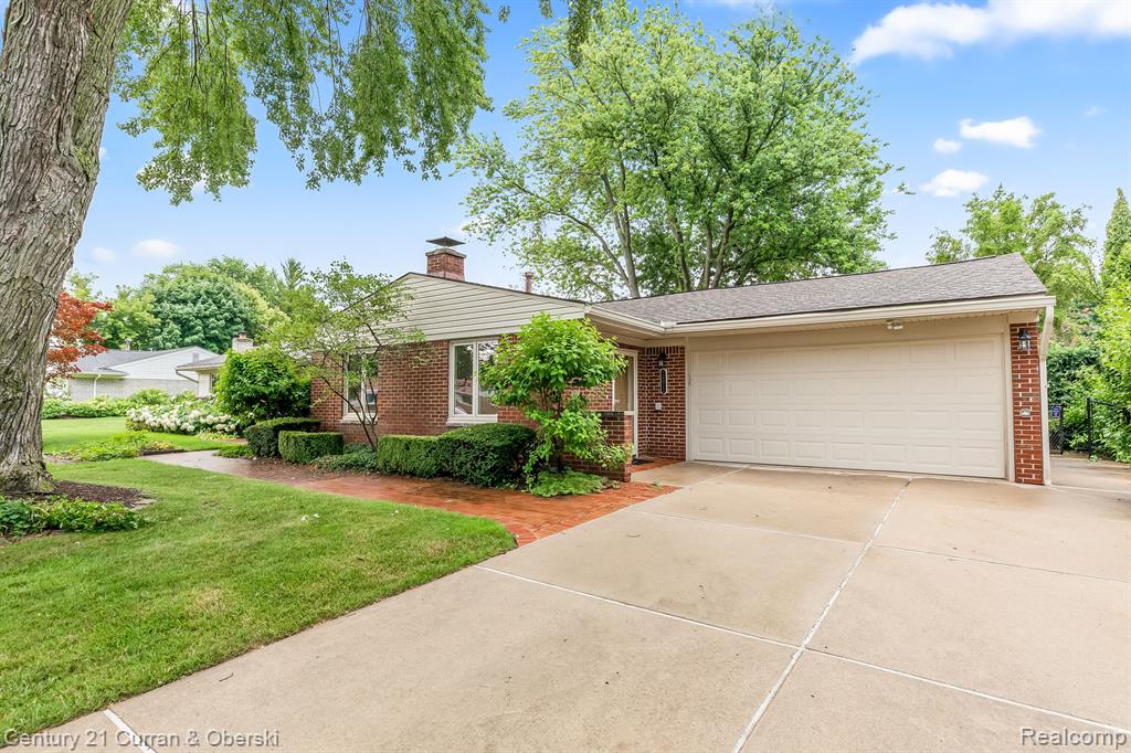 24012 Glen Ridge Court Novi, MI 48375 - Photo 2 of 27