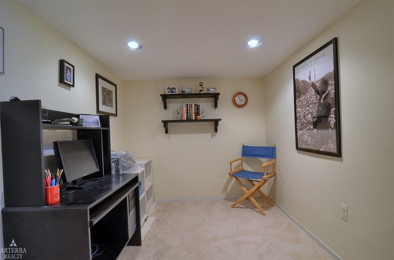 22355 Peach Tree Novi, MI 48375 - Photo 25 of 26 31340307-24.JPG