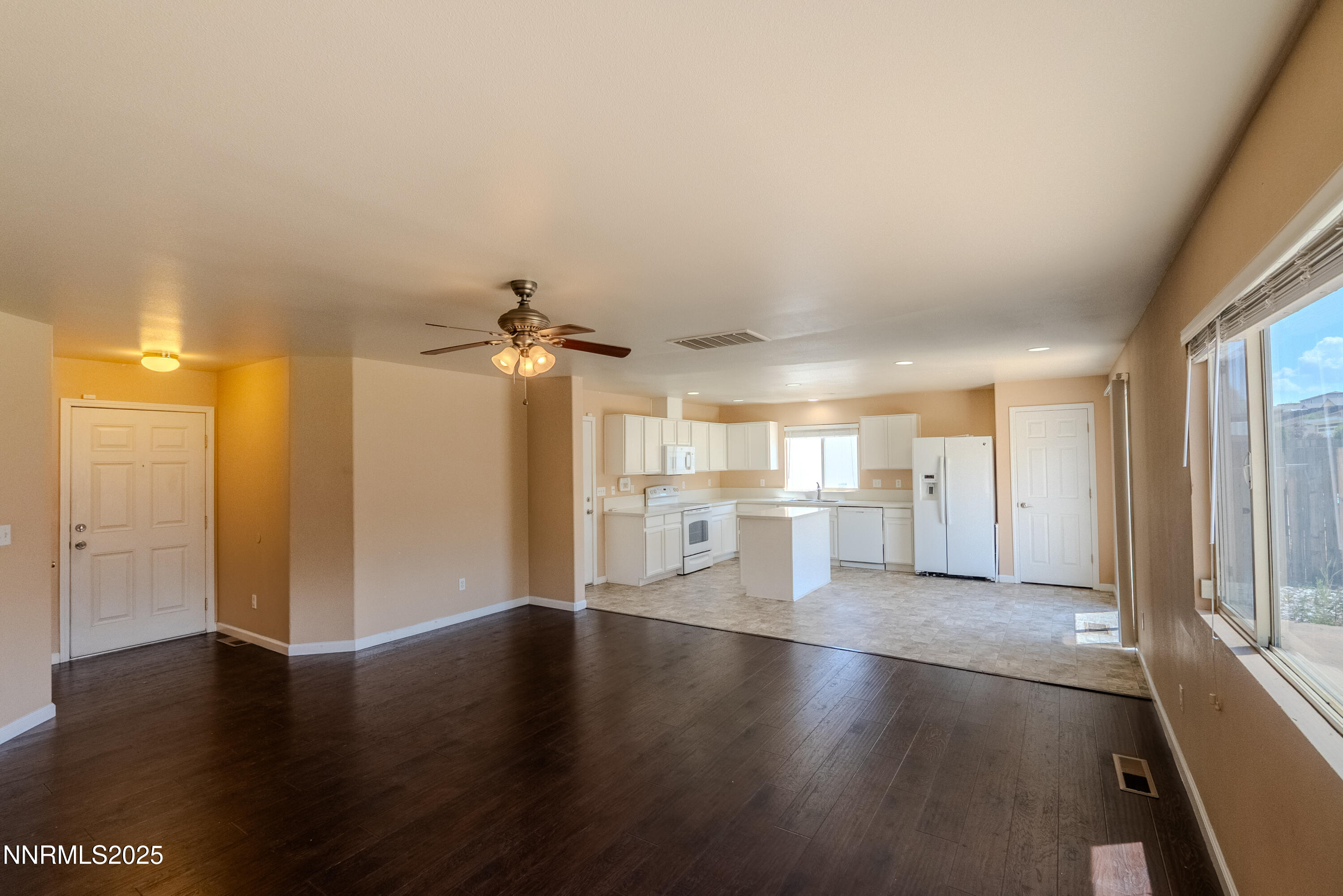 7890 Key Largo Drive Reno, NV 89506 - Photo 5 of 37 7890KeyLargoDr-6