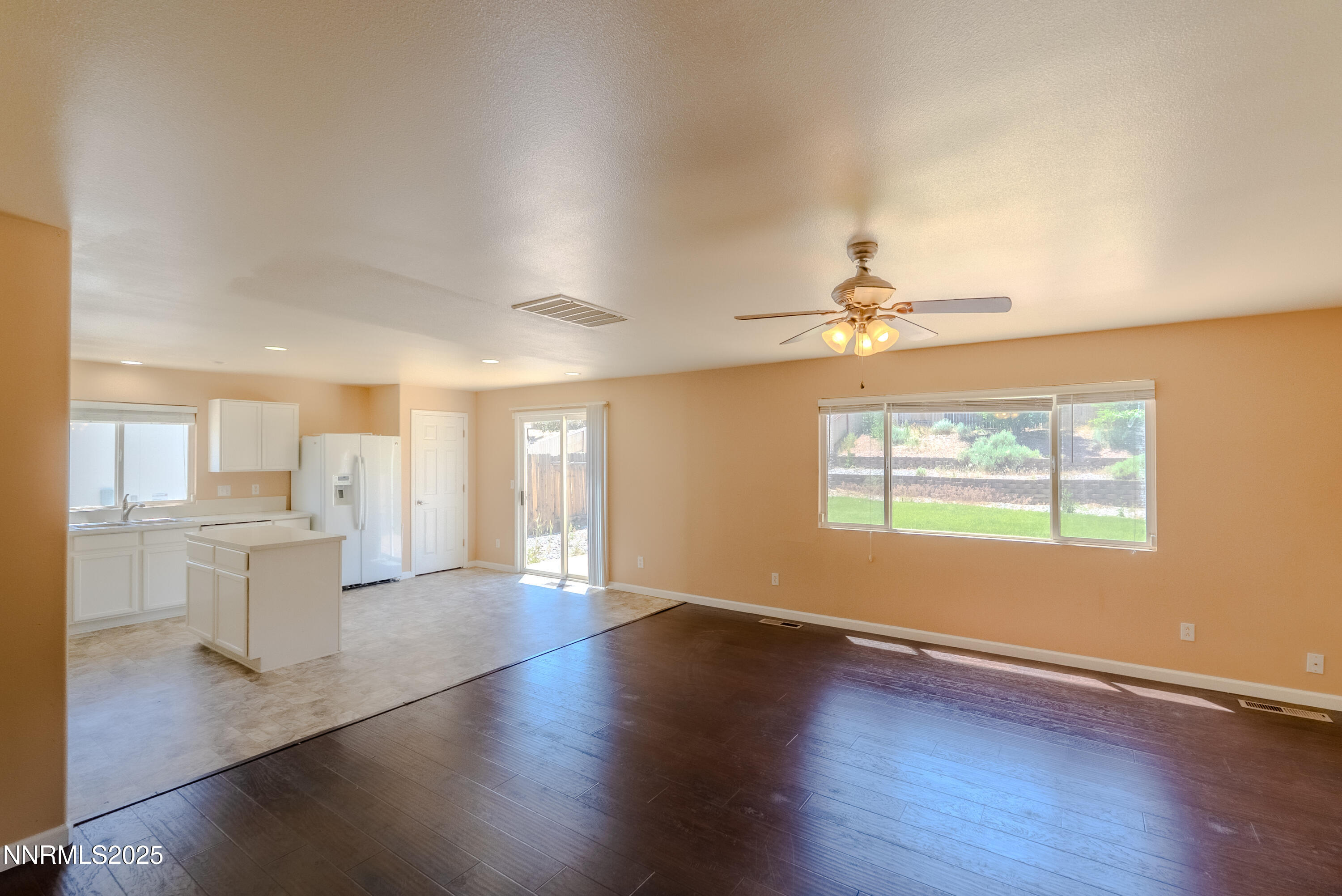 7890 Key Largo Drive Reno, NV 89506 - Photo 7 of 37 7890KeyLargoDr-7