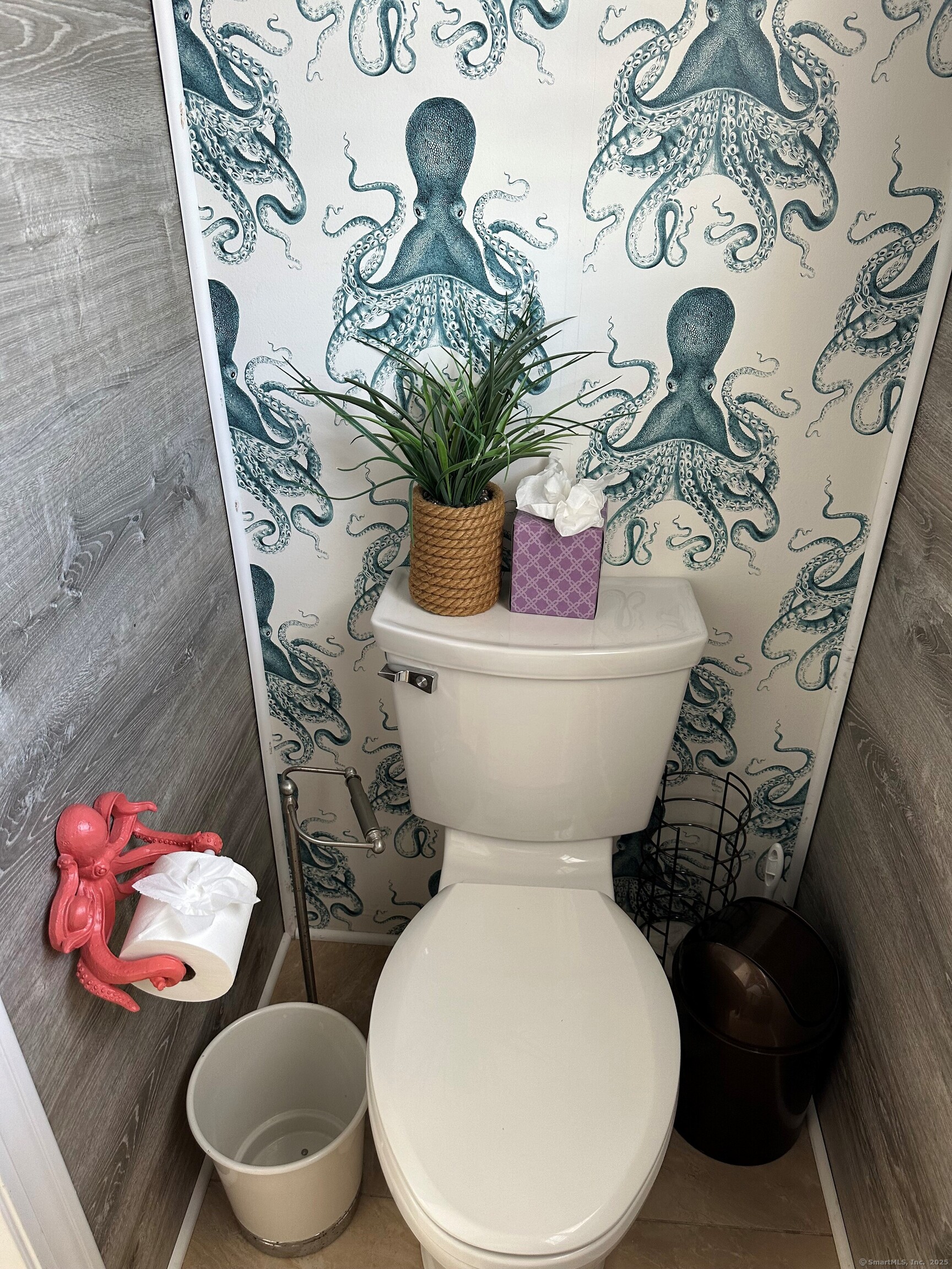 2149 Fairfield Beach Road Fairfield, CT 06824 - Photo 18 of 29 Main level half bath