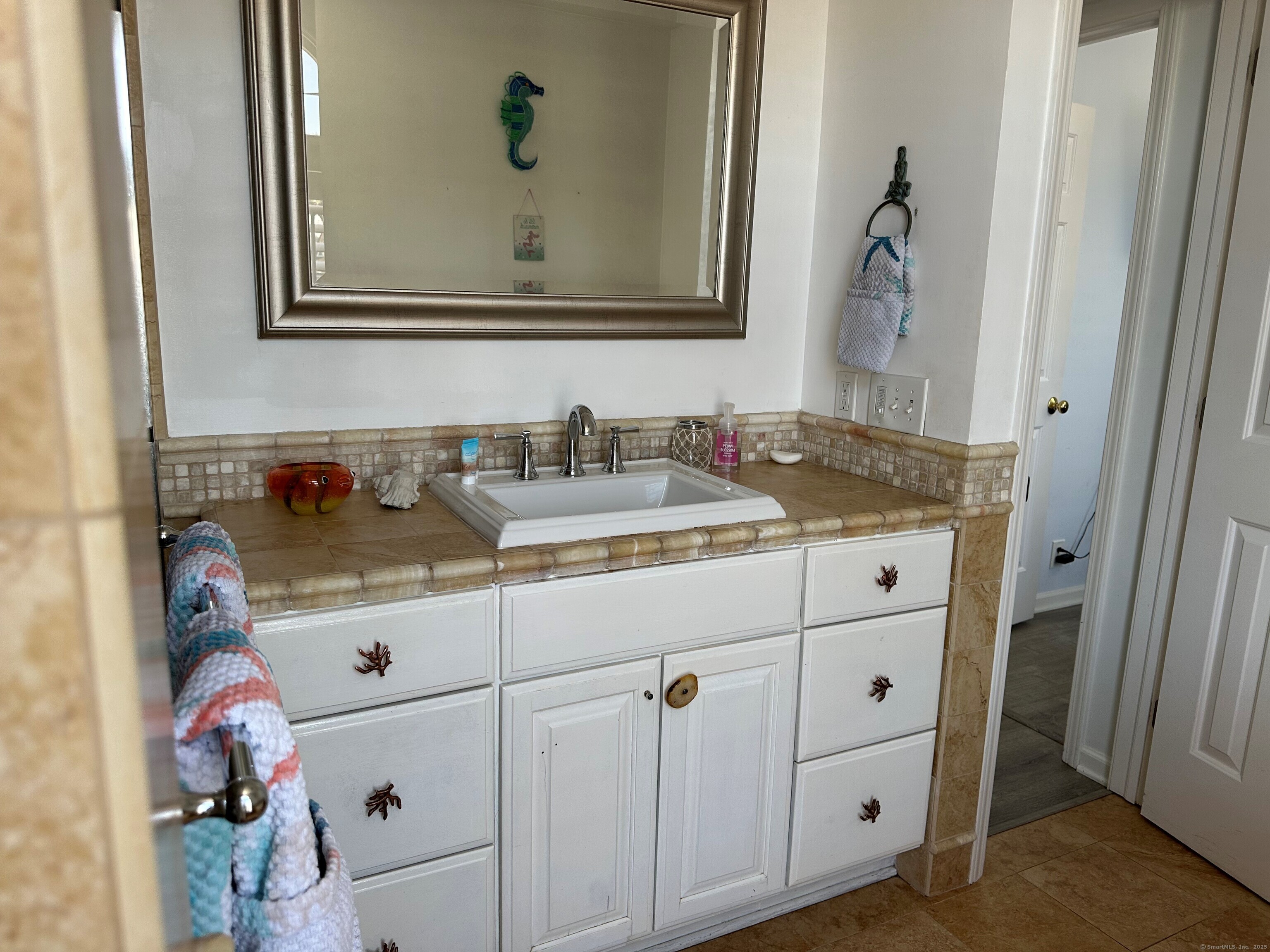 2149 Fairfield Beach Road Fairfield, CT 06824 - Photo 25 of 29