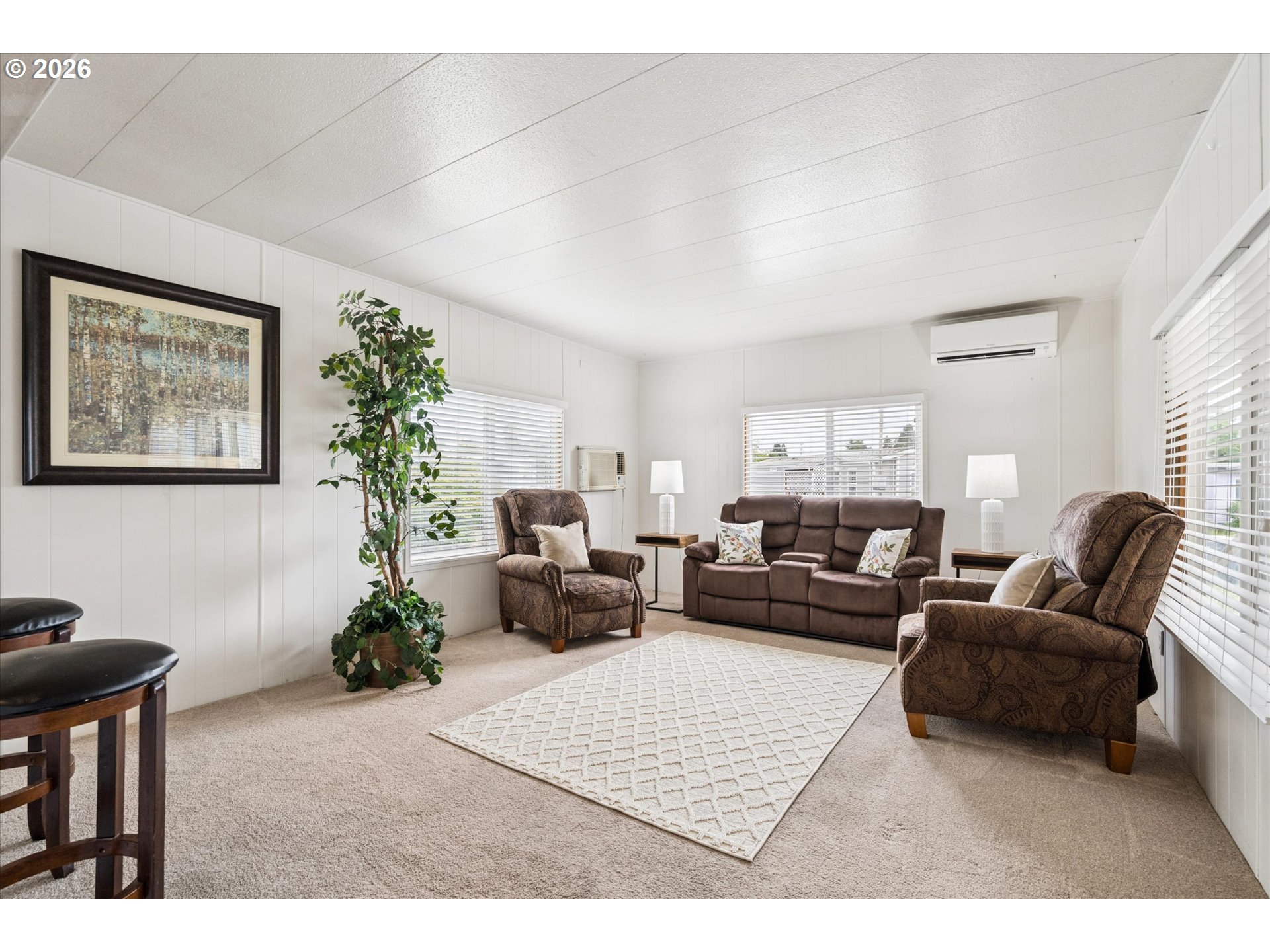 2150 Laura Street, Unit 81 Springfield, OR 97477 - Photo 4 of 27 Living Room
