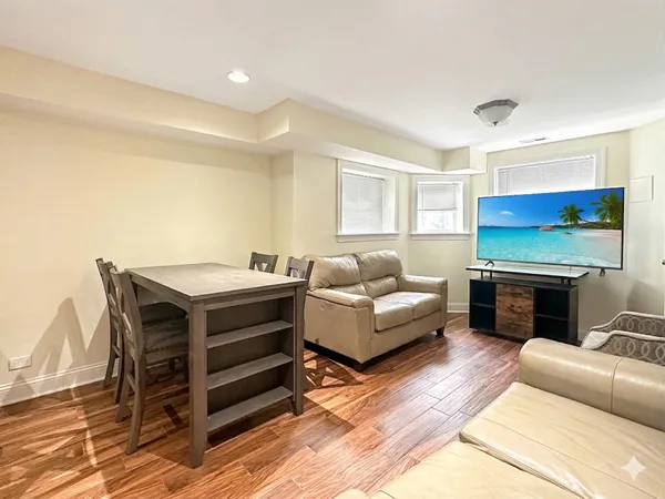 $2,000 | 7611 North Sheridan Road, Unit GS, Chicago, IL 60626