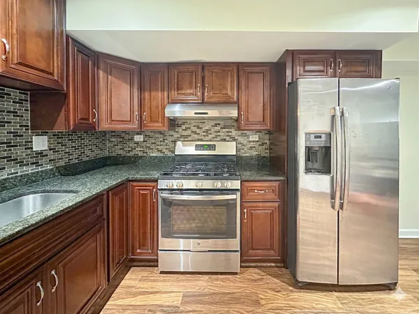 $2,000 | 7611 North Sheridan Road, Unit GS, Chicago, IL 60626