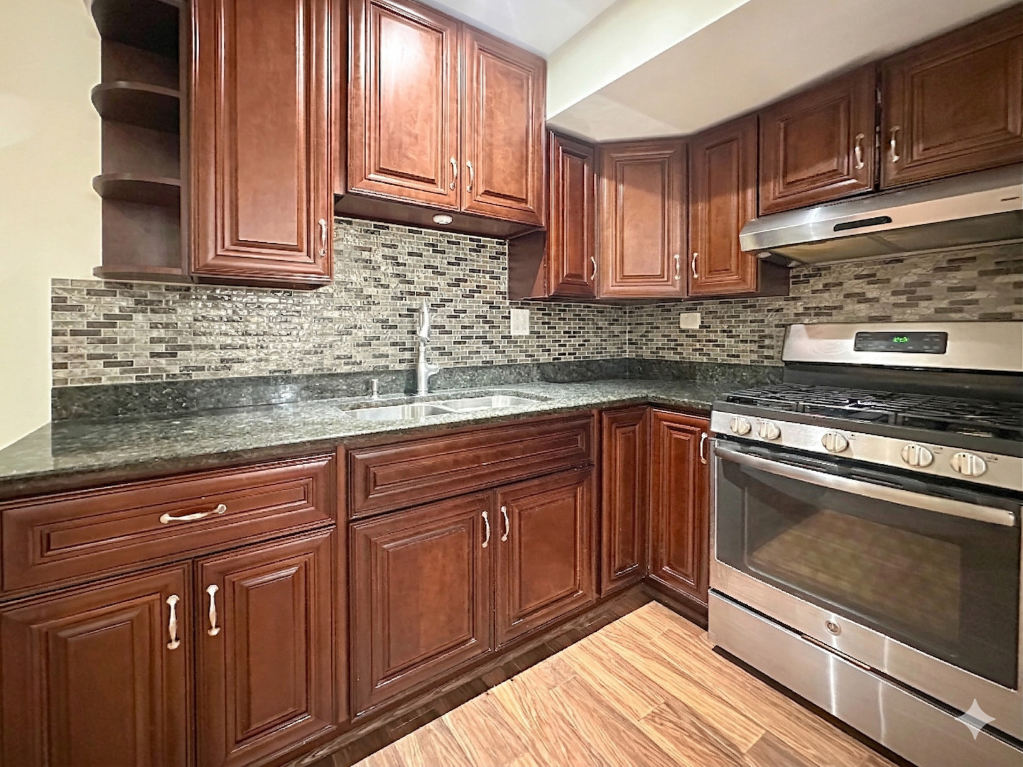 7611 North Sheridan Road, Unit GS Chicago, IL 60626 - Photo 5 of 12