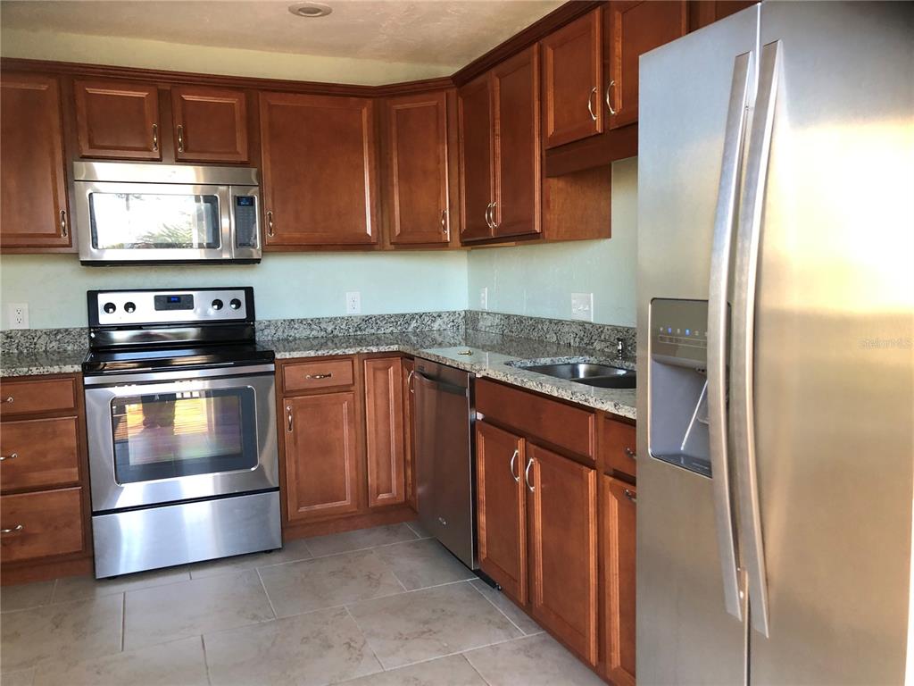 37 144th Avenue, Unit 4 St. Petersburg, FL 33708 - Photo 5 of 13