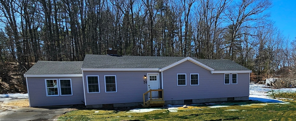 19 East Road, Unit 1 Westminster, MA 01473 - Photo 1 of 1 a front view of a house with a yard