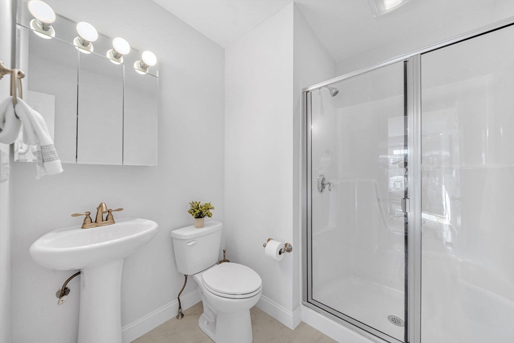 385 Hillside Avenue Needham, MA 02494 - Photo 3 of 37