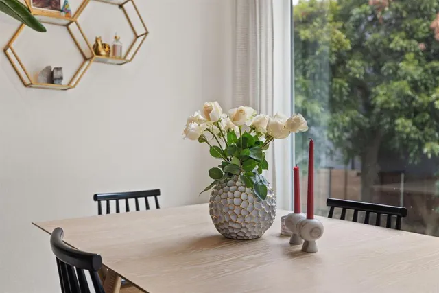 a view of entryway with furniture