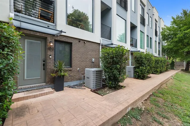 $2,600 | 2222 Moser Avenue, Unit 103, Dallas, TX 75206