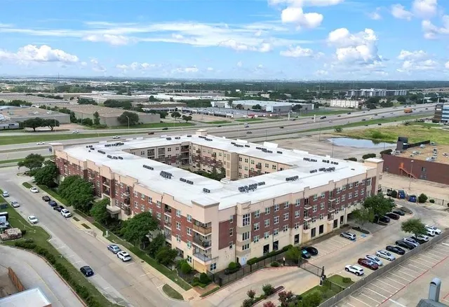 $1,900 | 1100 West Trinity Mills Road, Unit 2001, Carrollton, TX 75006