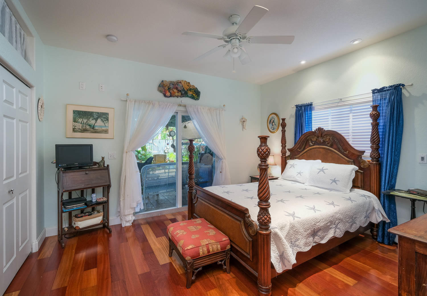 124 1st Road Key Largo, FL 33037 - Photo 13 of 25 Master Bedroom