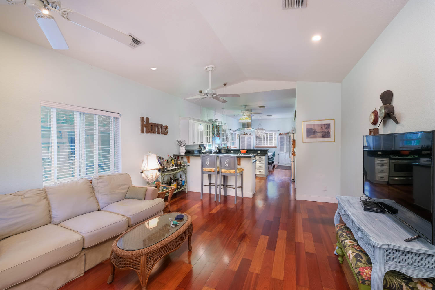 124 1st Road Key Largo, FL 33037 - Photo 5 of 25 Entrance