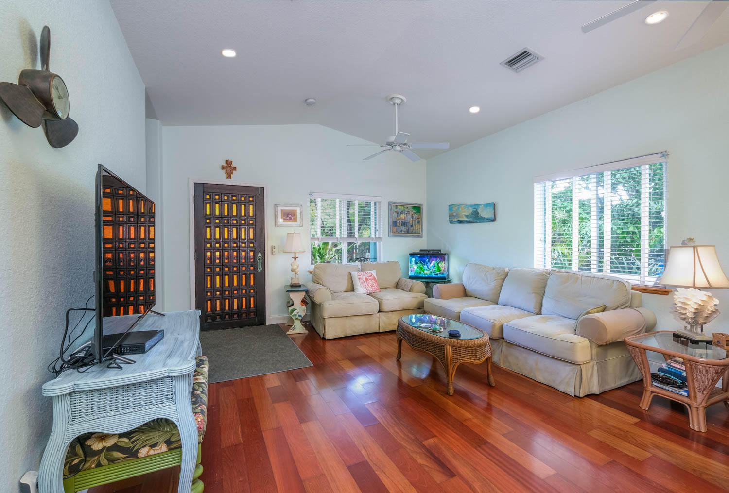 124 1st Road Key Largo, FL 33037 - Photo 7 of 25 Living Space