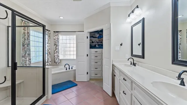 $559,900 | 616 East Shore Drive, Kemah, TX 77565